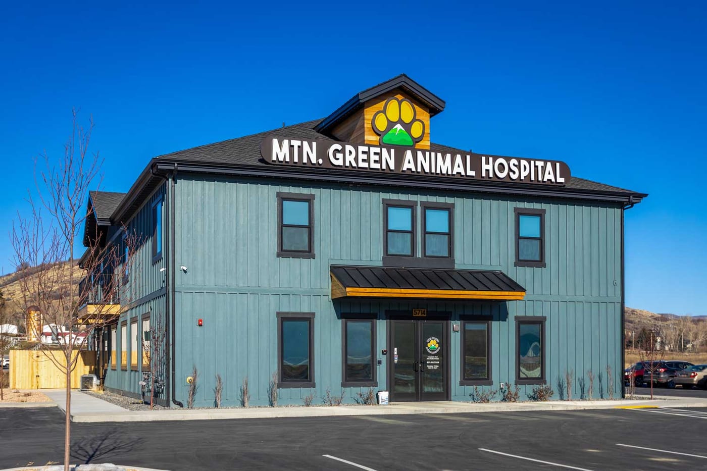 Exterior of Mtn Green Animal Hospital in Mountain Green, Utah